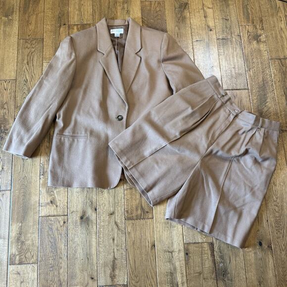 Kim Rogers Jackets & Blazers - VTG Kim Rogers 100% Wool Blazer & Shorts Set Camel Coat Jacket Womens Plus Sz 18